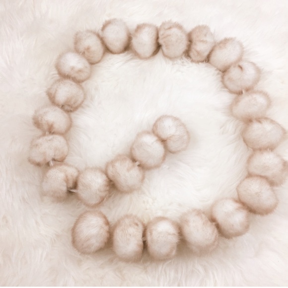 Vintage Fur Style Bauble Scarf - Picture 6 of 8